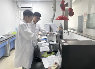 以創(chuàng)新之炬點(diǎn)燃綠色未來 重慶能源職業(yè)學(xué)院兩大團(tuán)隊(duì)技術(shù)攻關(guān)紀(jì)實(shí)